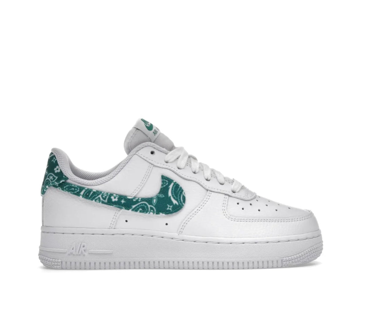 Nike AIR FORCE 1 - high-performance athletic footwear with advanced cushioning