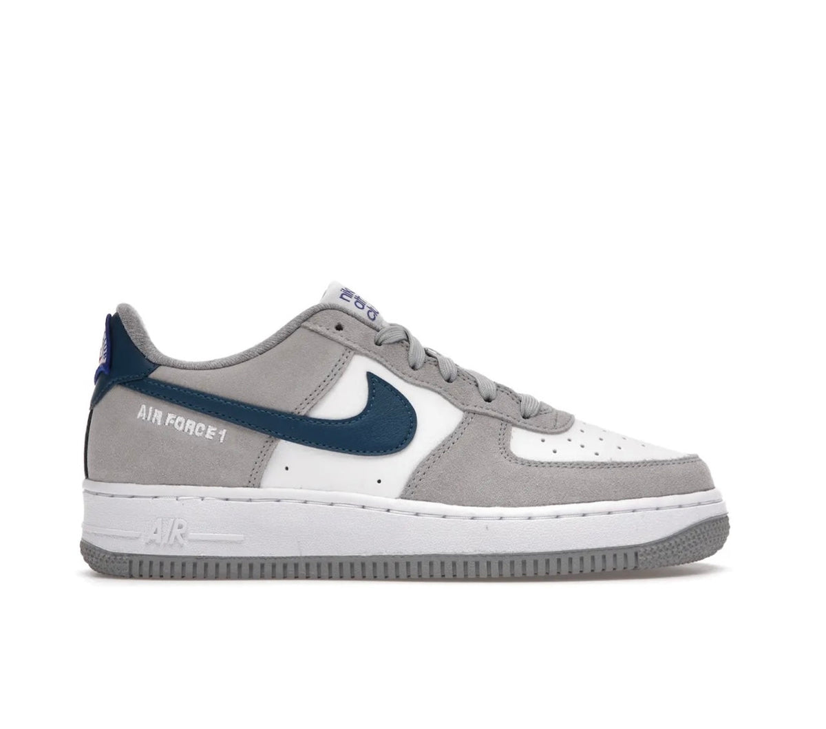 Nike AIR FORCE 1 - high-performance athletic footwear with advanced cushioning