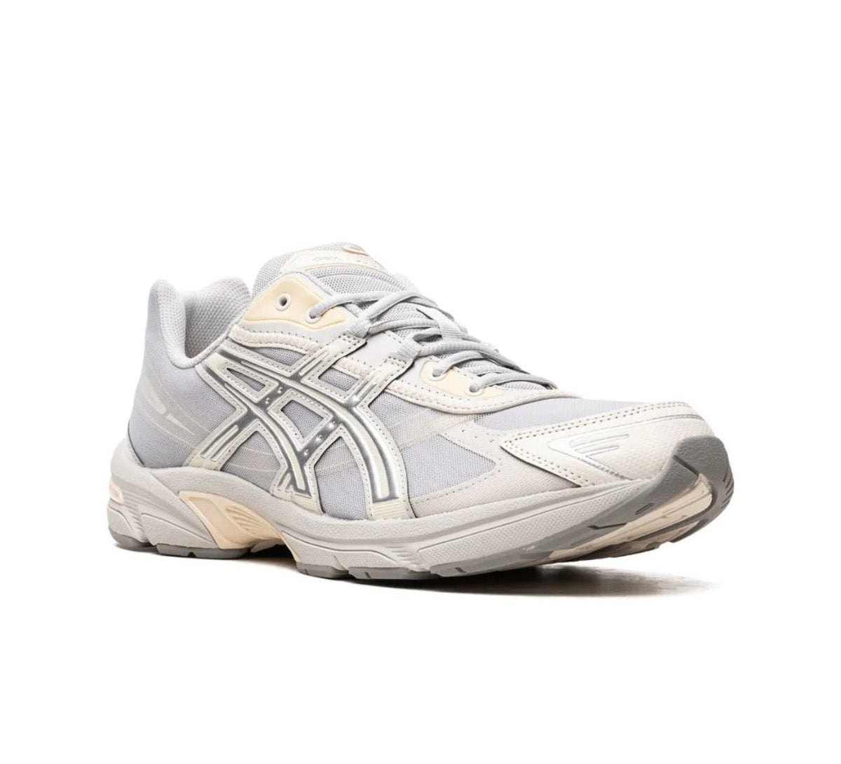 ASICS Gel 1130 silver cream - high-performance athletic footwear in Silver with advanced cushioning
