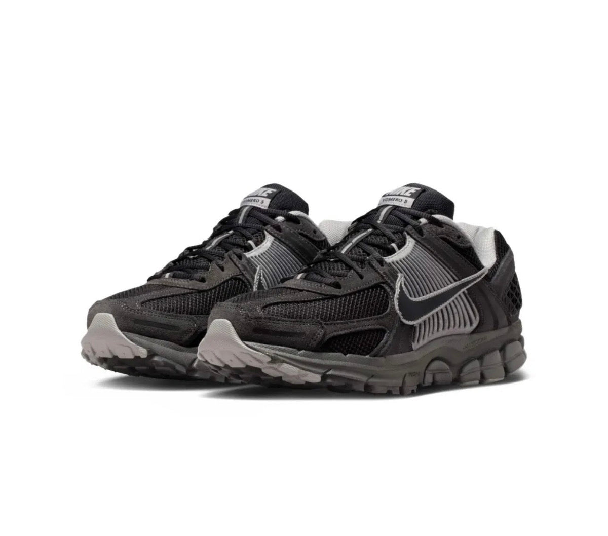 Nike Zoom Vomero 5 Black - high-performance athletic footwear in Black with advanced cushioning