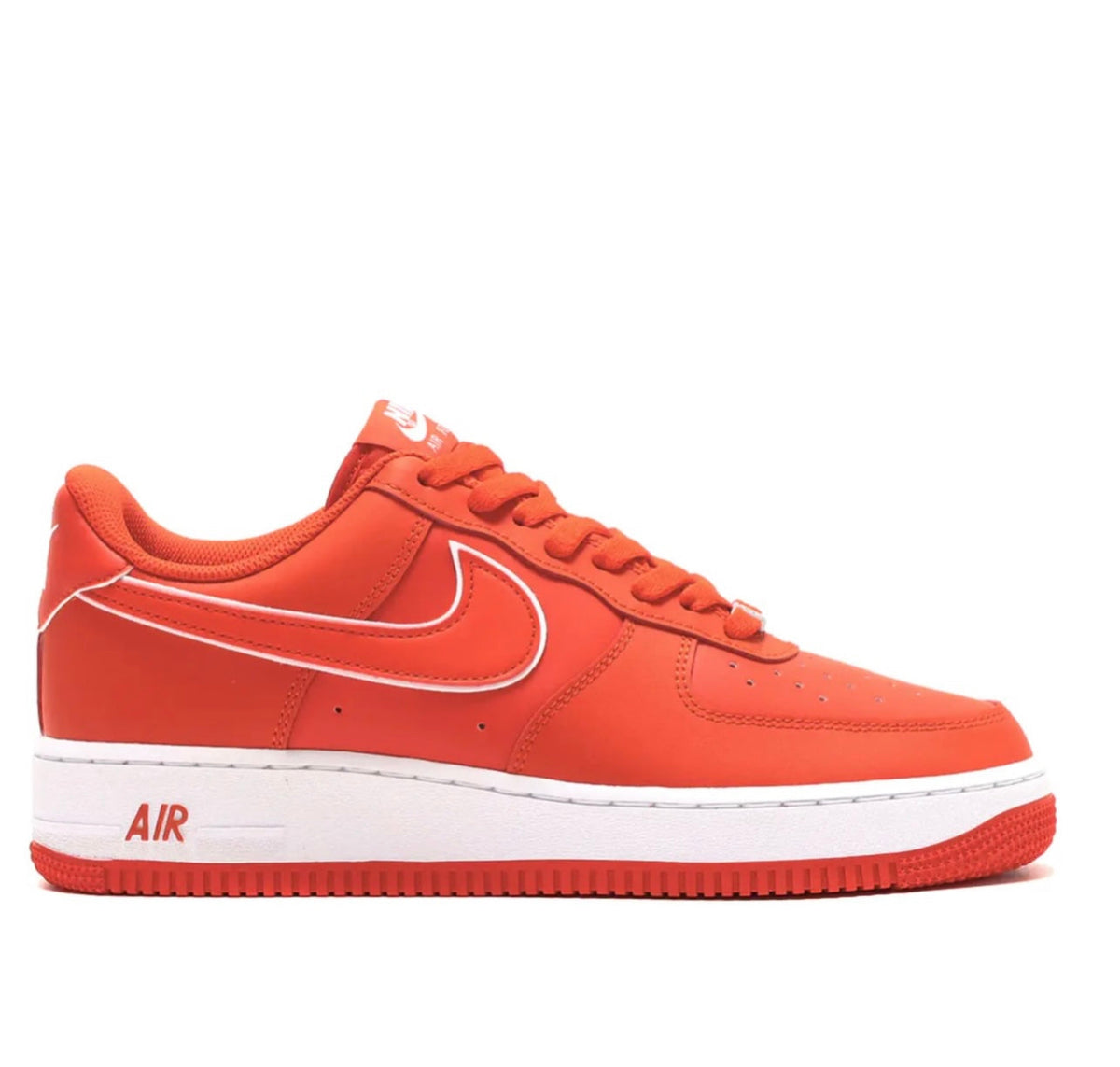 Nike AIR FORCE 1 - high-performance athletic footwear with advanced cushioning