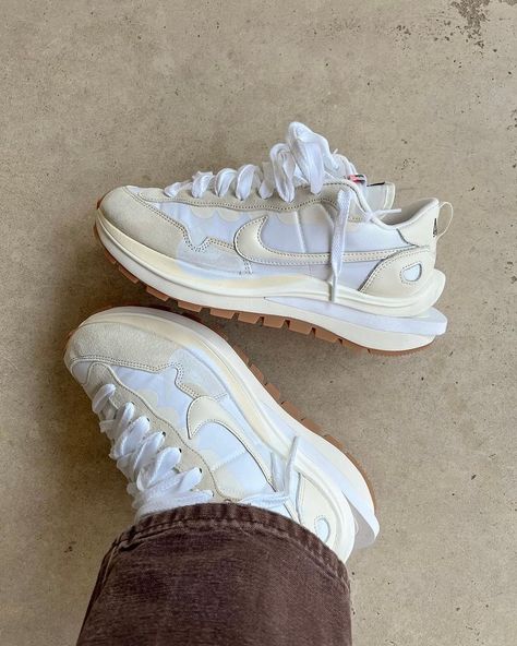 Nike Vaporwaffle Sacai Sail Gum - high-performance athletic footwear with advanced cushioning