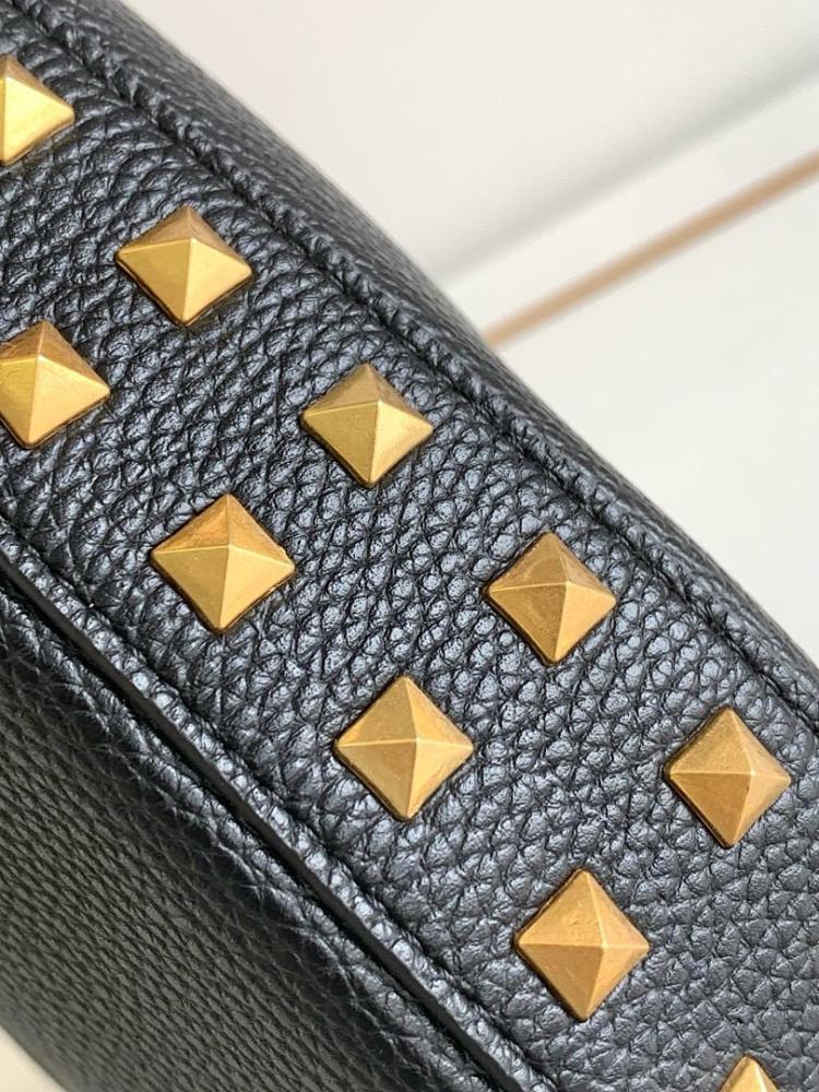 Elegant Calfskin Shoulder Bag ??Limited Edition