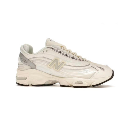 New Balance 1000 Cream - high-performance athletic footwear with advanced cushioning