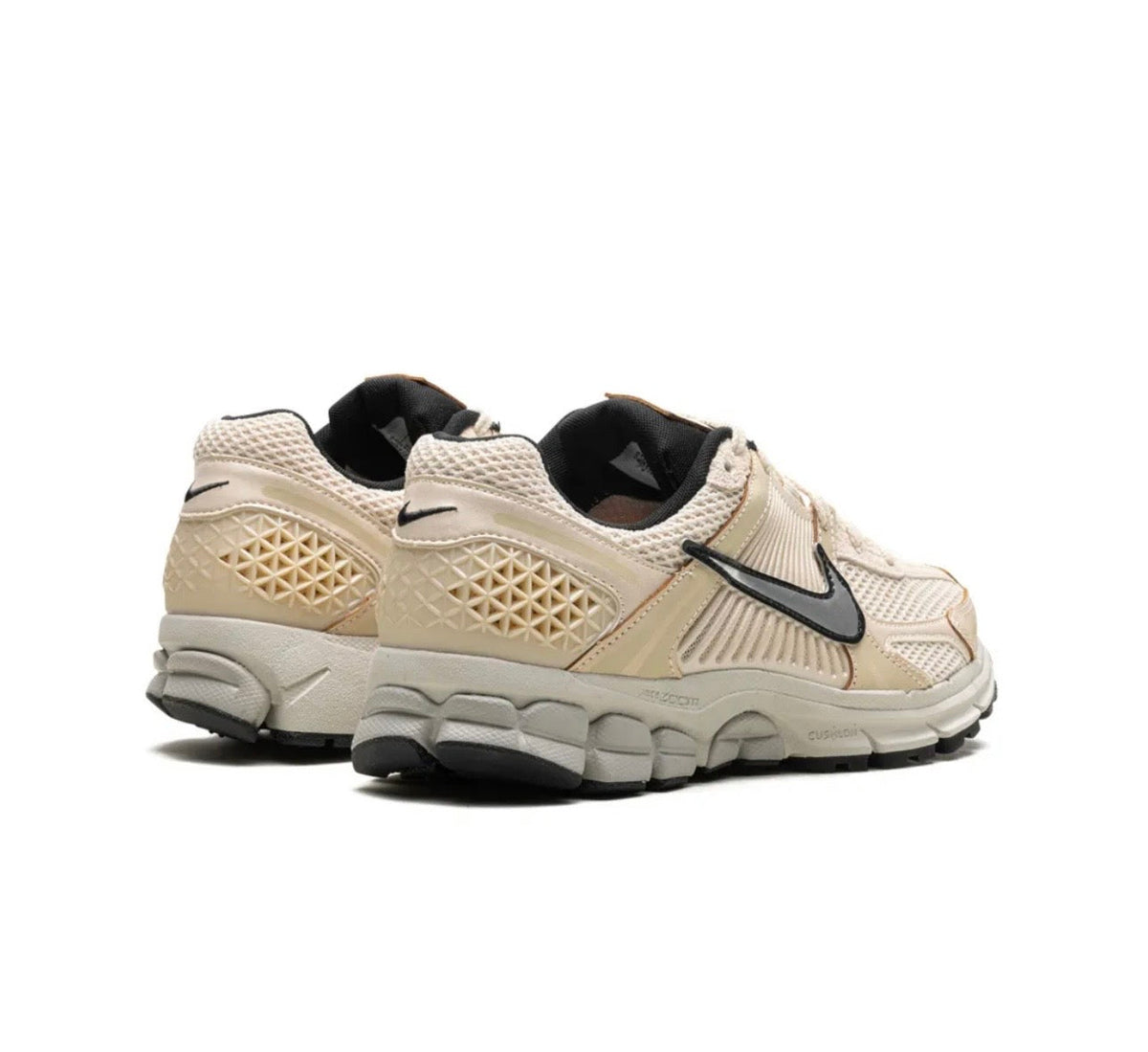 Nike Zoom Vomero 5 Beige - high-performance athletic footwear in Beige with advanced cushioning