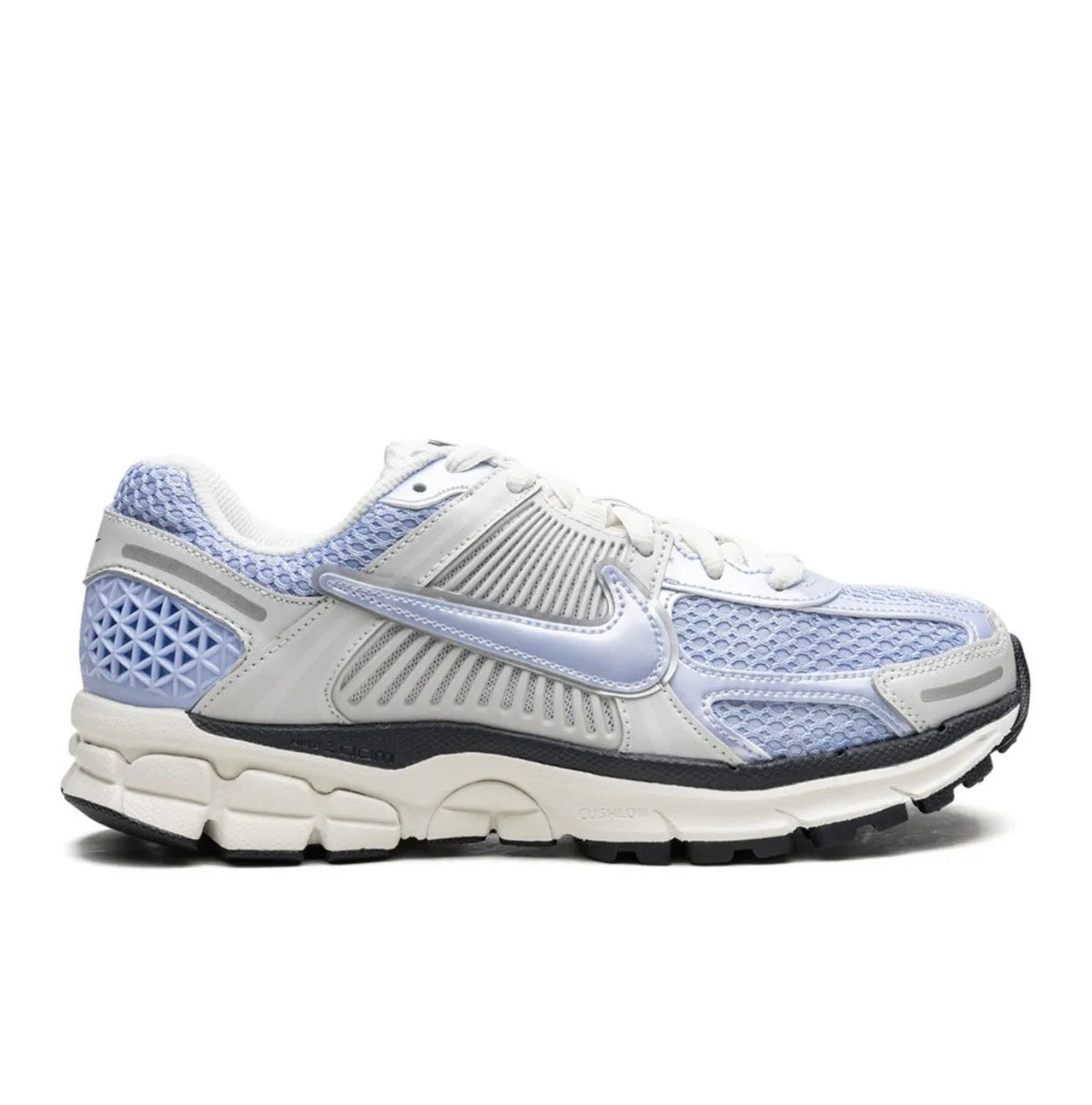 Nike Zoom Vomero 5 Light Blue - high-performance athletic footwear in Blue with advanced cushioning