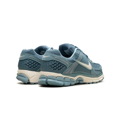 Nike Zoom Vomero 5 Blue - high-performance athletic footwear in Blue with advanced cushioning