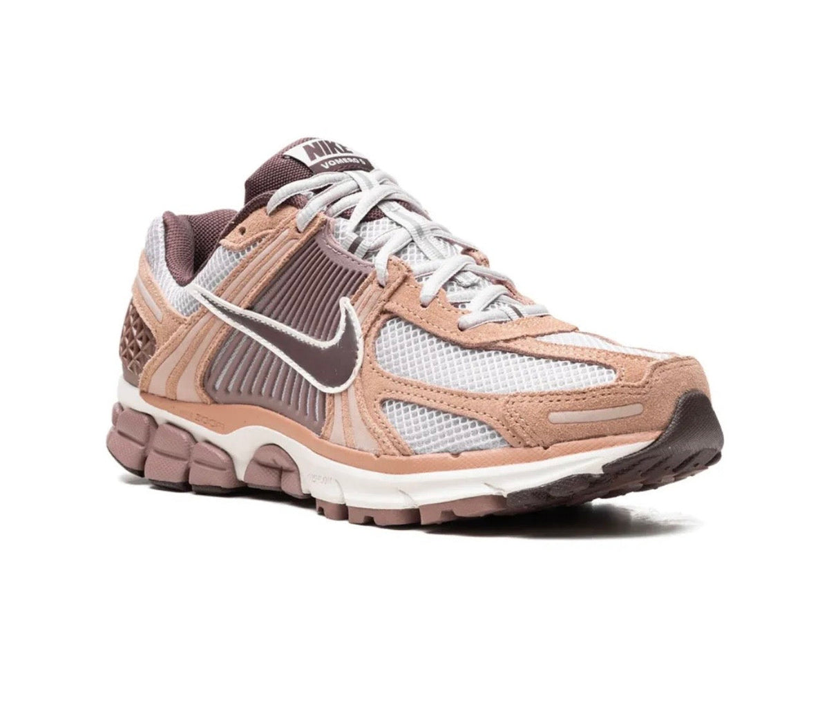 Nike Zoom Vomero 5 Brown - high-performance athletic footwear in Brown with advanced cushioning