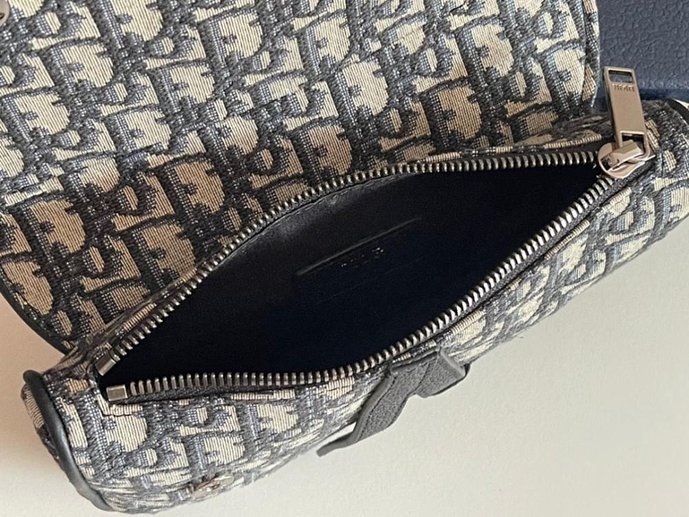 Stylish Black Calfskin Crossbody Bag ??Limited Edition
