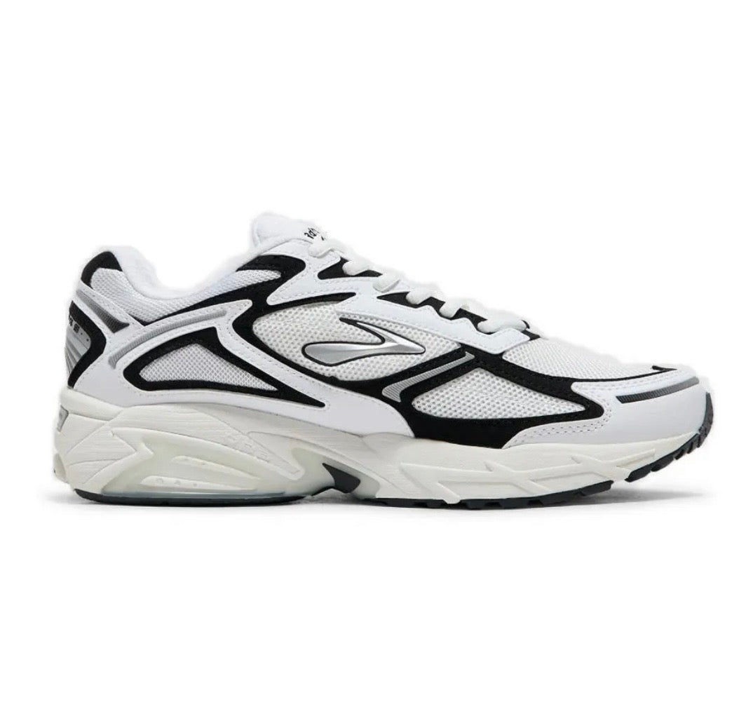 brooks Cascadia White Black