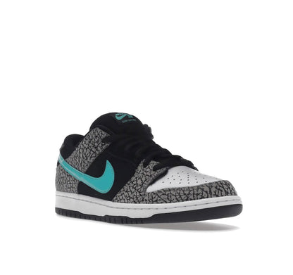 Dunk Low - high-performance athletic footwear with advanced cushioning