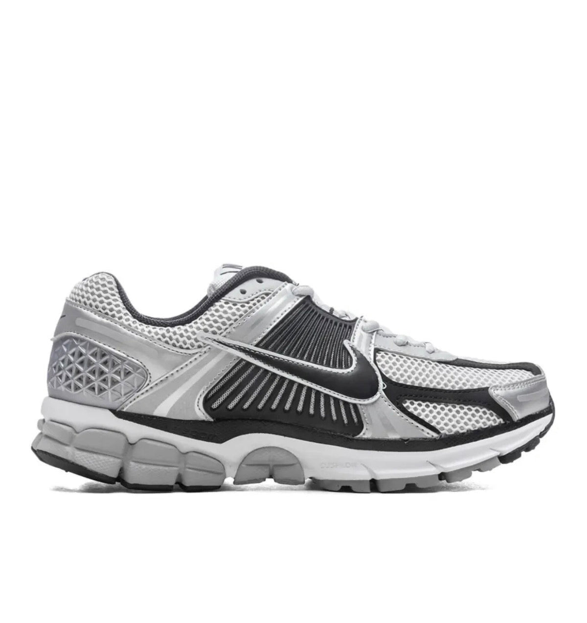 Nike Zoom Vomero 5 Gray - high-performance athletic footwear with advanced cushioning