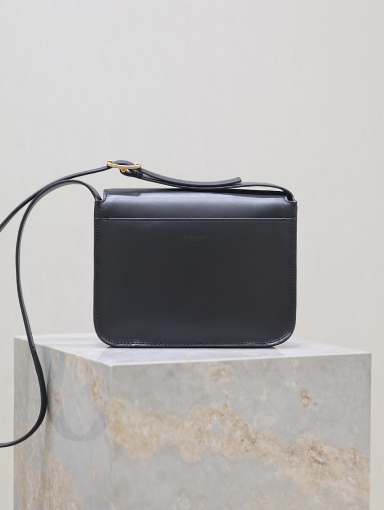 Stylish Calfskin Shoulder Bag ??Limited Edition