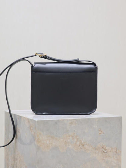Stylish Calfskin Shoulder Bag ??Limited Edition