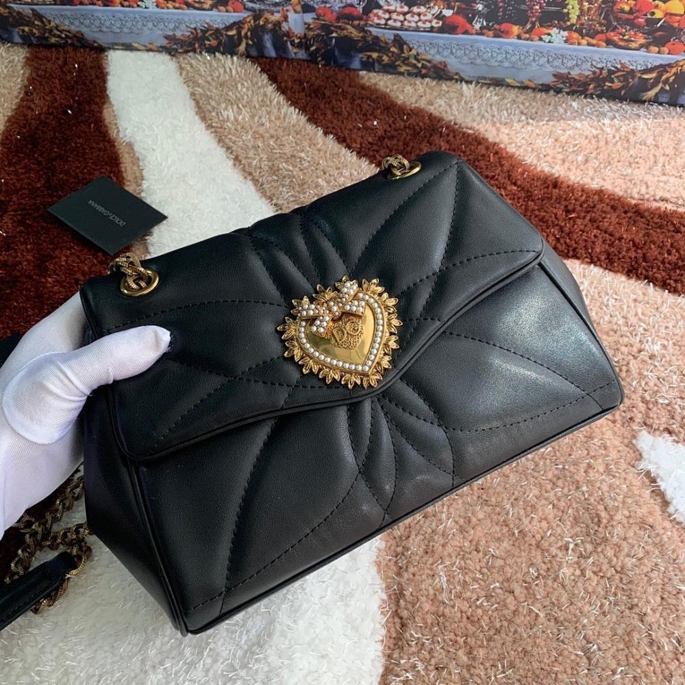 Luxury Elegant Quilted Leather Crossbody Bag ??Limited Edition