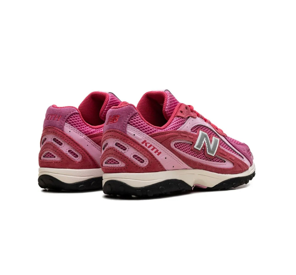 New Balance 204L mesh panel - high-performance athletic footwear with advanced cushioning