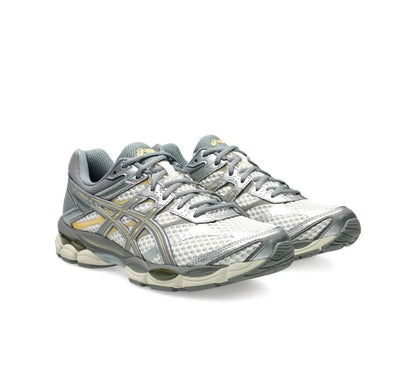 ASICS Gel cumulus silver - high-performance athletic footwear in Silver with advanced cushioning