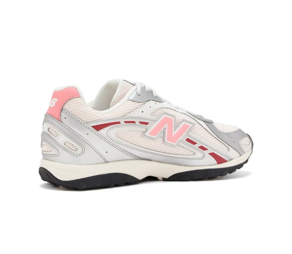 New Balance 204L silver pink - high-performance athletic footwear in Pink with advanced cushioning