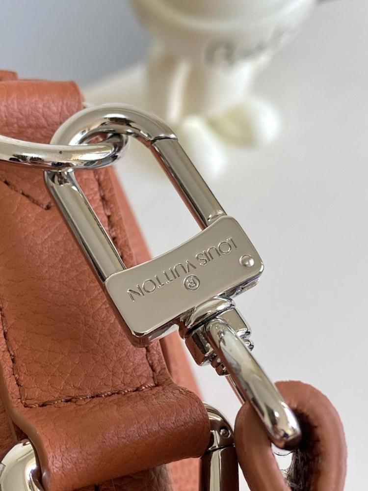Stylish Embroidered Calfskin Crossbody Bag ??Limited Edition