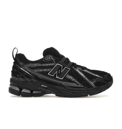 New Balance 1906R
Black Phantom - high-performance athletic footwear in Black with advanced cushioning