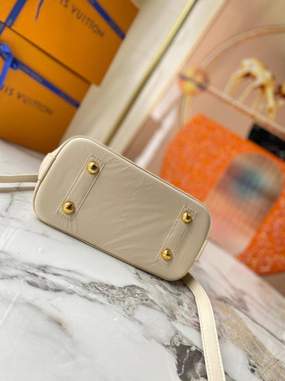 Stylish Woven Calfskin Crossbody Bag ??Limited Edition