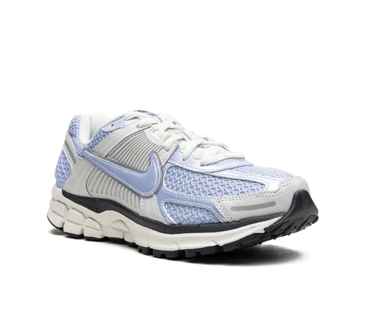 Nike Zoom Vomero 5 Light Blue - high-performance athletic footwear in Blue with advanced cushioning