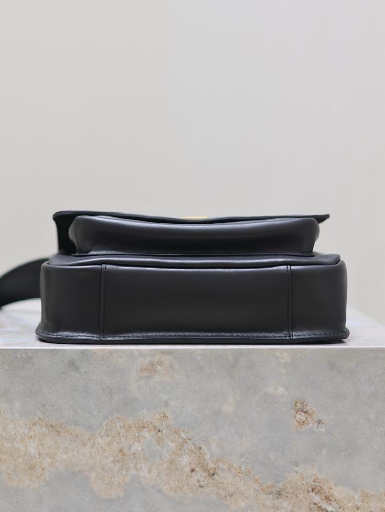 Stylish Calfskin Shoulder Bag ??Limited Edition