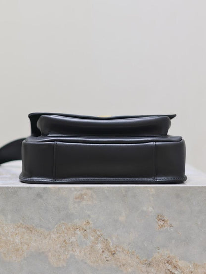 Stylish Calfskin Shoulder Bag ??Limited Edition