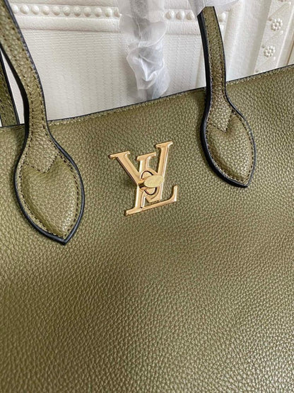 Stylish Gold Quilted Calfskin Crossbody Bag ??Limited Edition